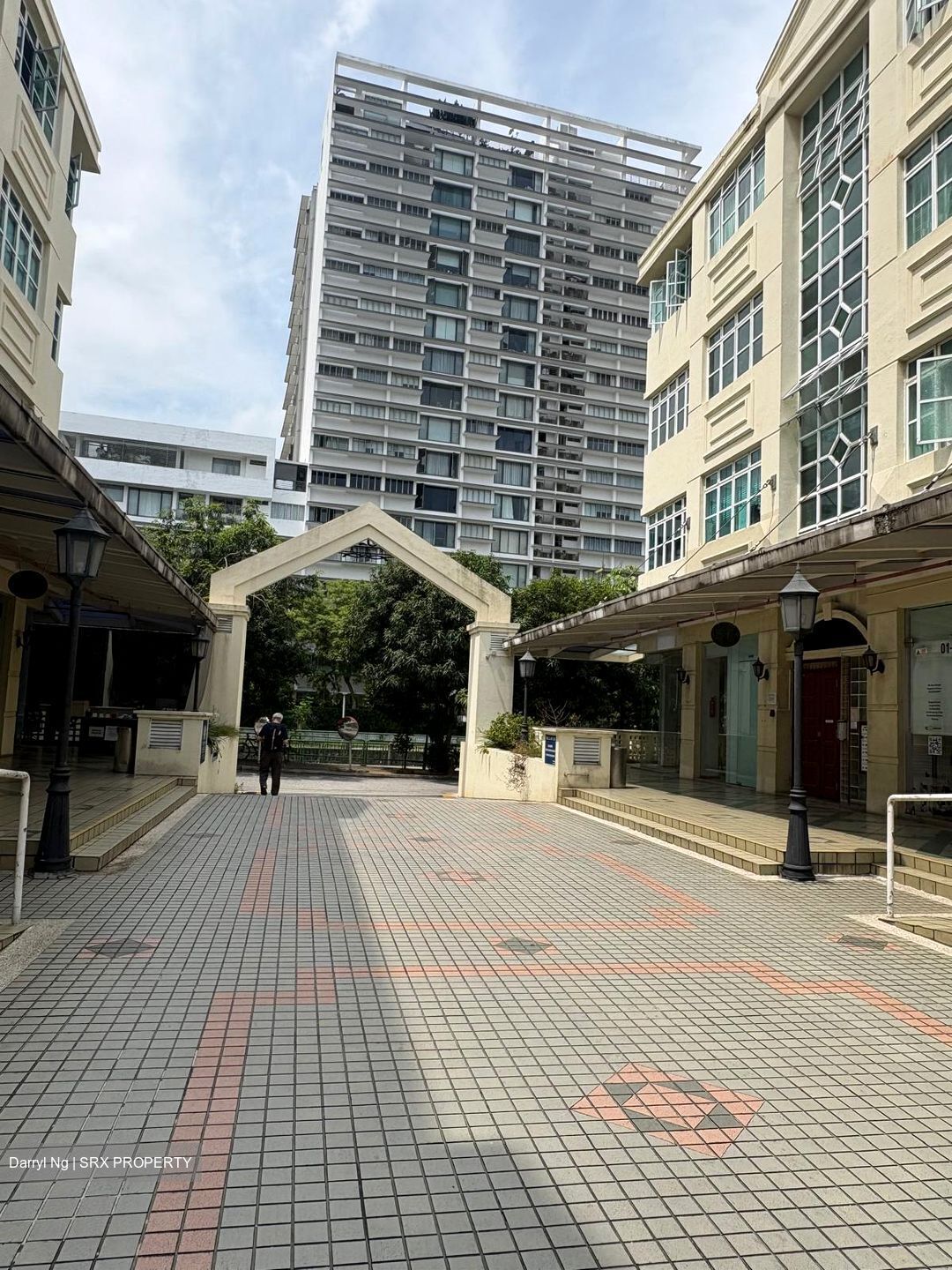 Kingston Terrace (D14), Retail #599570781